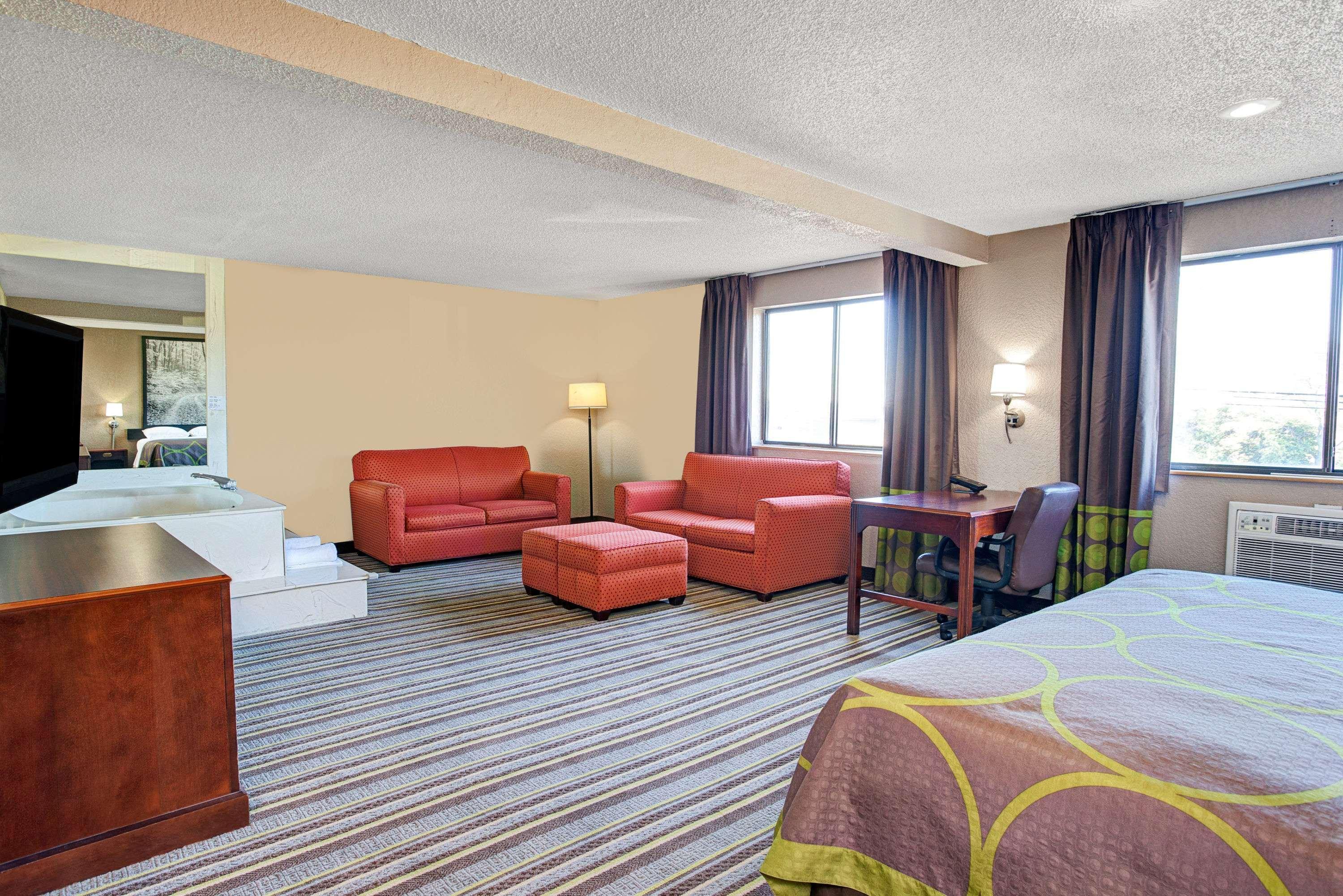 ซูเปอร์ 8 บาย วินด์แฮม โรสวิลล์/ดีทรอยต์ แอเรีย Hotel ภายนอก รูปภาพ