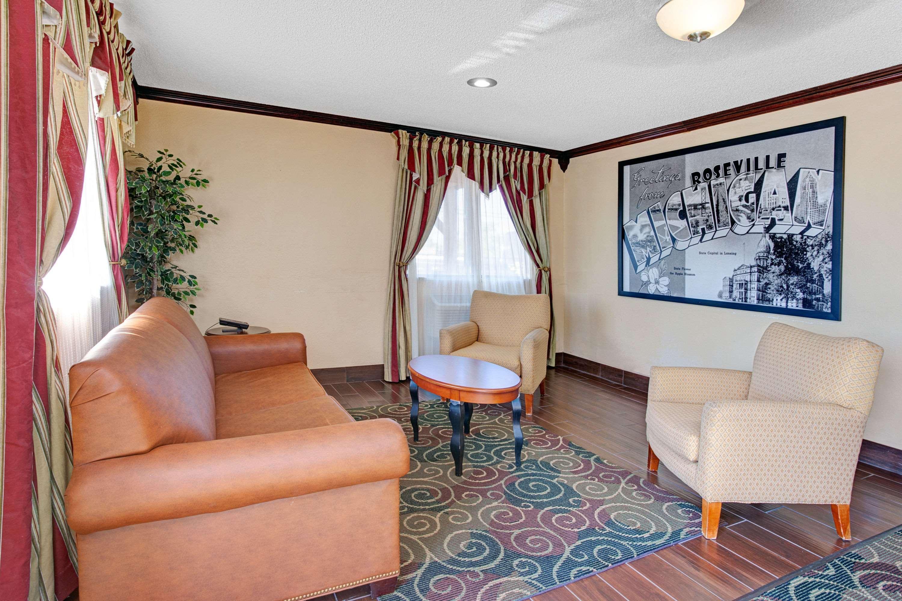 ซูเปอร์ 8 บาย วินด์แฮม โรสวิลล์/ดีทรอยต์ แอเรีย Hotel ภายนอก รูปภาพ