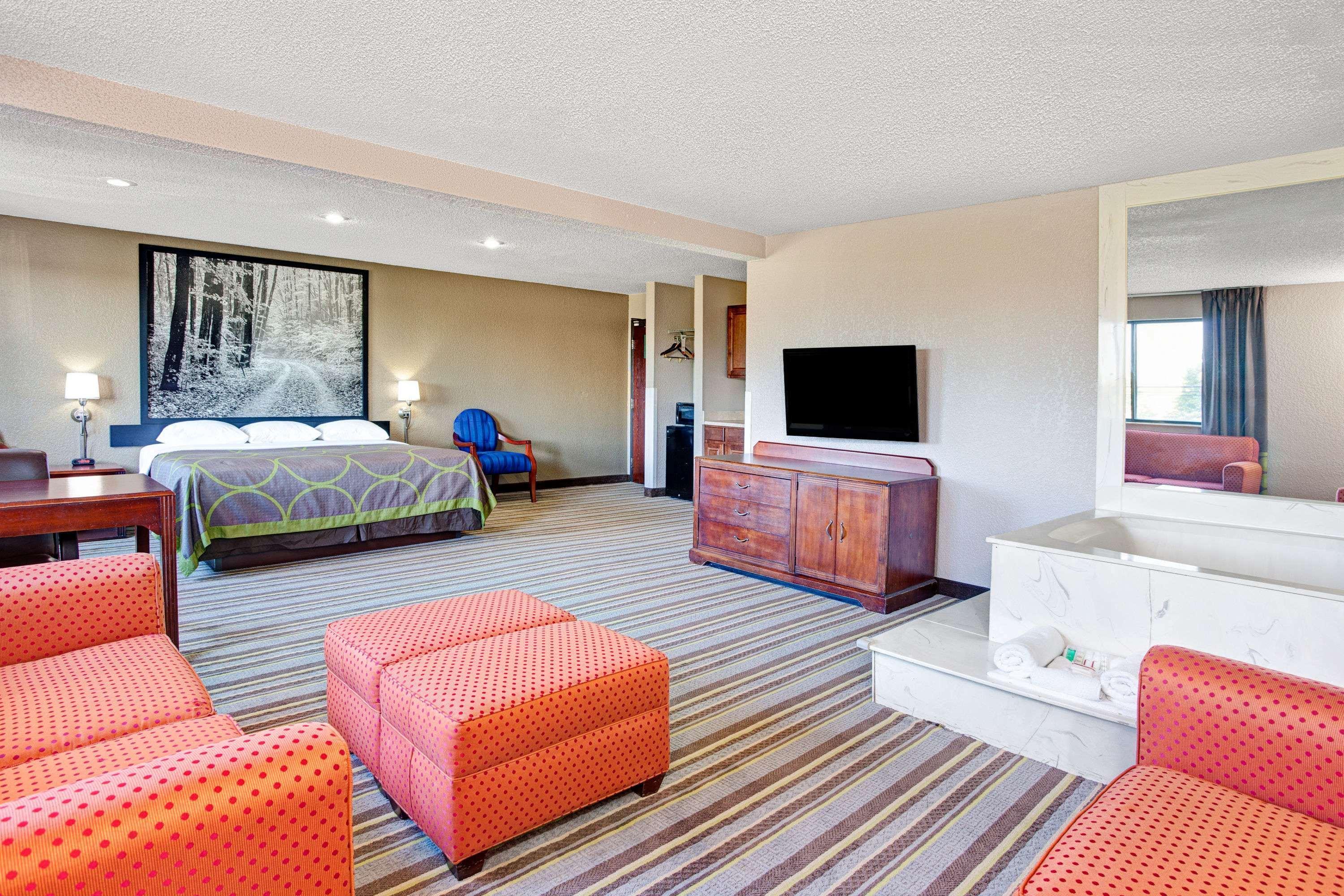 ซูเปอร์ 8 บาย วินด์แฮม โรสวิลล์/ดีทรอยต์ แอเรีย Hotel ภายนอก รูปภาพ